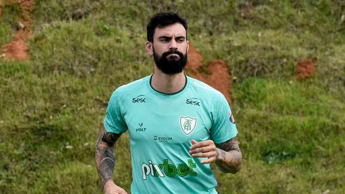 Atlético tem concorrência de grande clube italiano por lateral uruguaio,  diz site - Superesportes