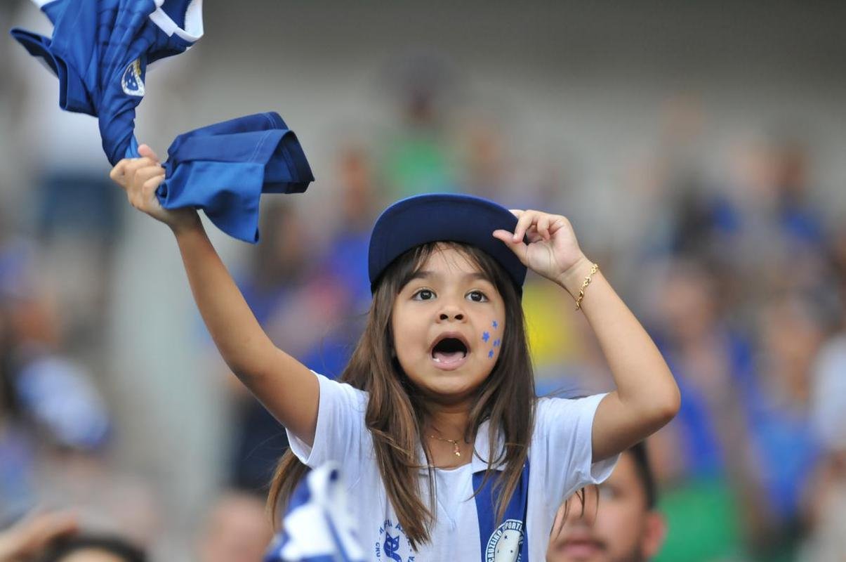 Fotos da torcida do Cruzeiro no duelo contra o Novorizontino, neste domingo (17), no Mineiro, em Belo Horizonte. Jogo  vlido pela 18 rodada da Srie B do Campeonato Brasileiro.