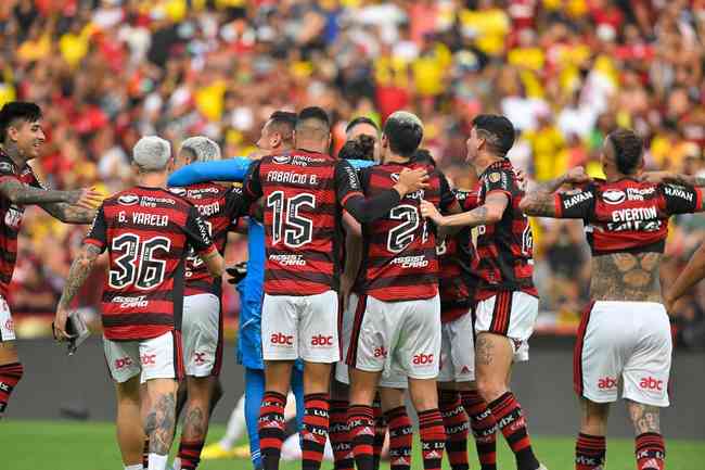 Flamengo levanta al tricampeón de la Copa Libertadores.  En la final venció 1-0 al Atlético, en Guayaquil, con gol de Gabigol