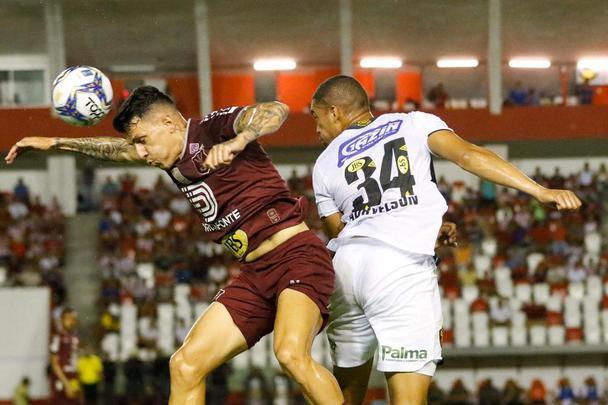 Em jogo bastante disputado, o Náutico levou a melhor no começo ao abrir o placar com o Zagueiro Ronaldo Alves logo aos sete minutos do primeiro tempo.