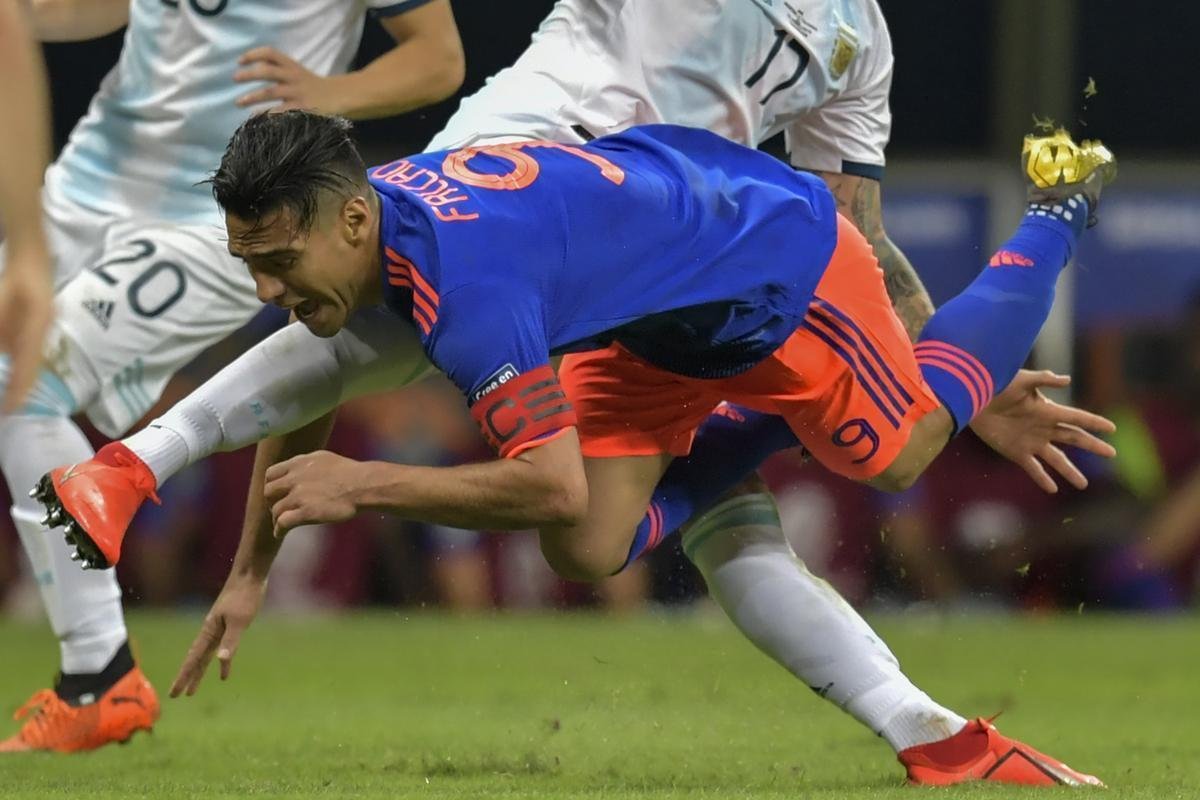 Colmbia no se intimida com Messi e estreia com grande vitria sobre Argentina