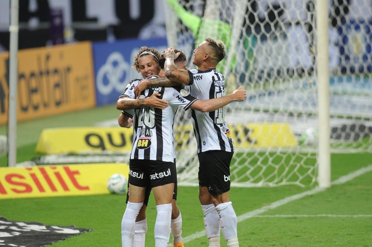 Jogo entre Atltico e Internacional, no Mineiro, terminou empatado por 2 a 2