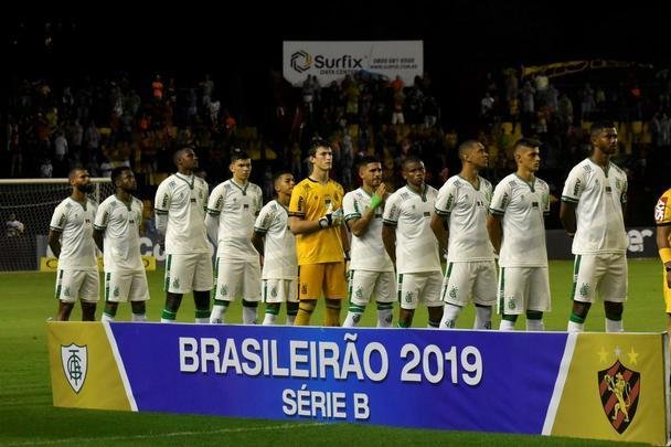 Fotos do duelo entre Sport e Amrica, disputado na Ilha do Retiro, no Recife, pela 23 rodada da Srie B do Brasileiro