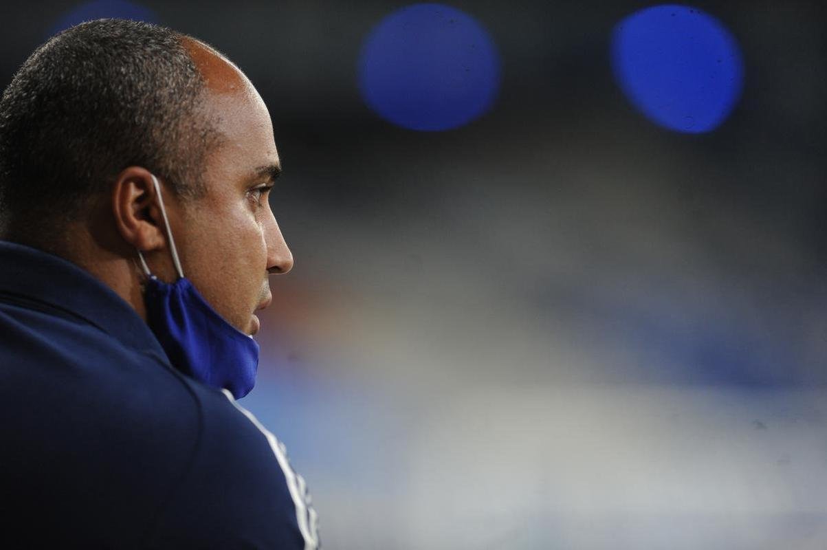 Deivid trabalhou no Cruzeiro em 2015/16. Desistiu da profisso de tcnico e est empregado no prprio Cruzeiro