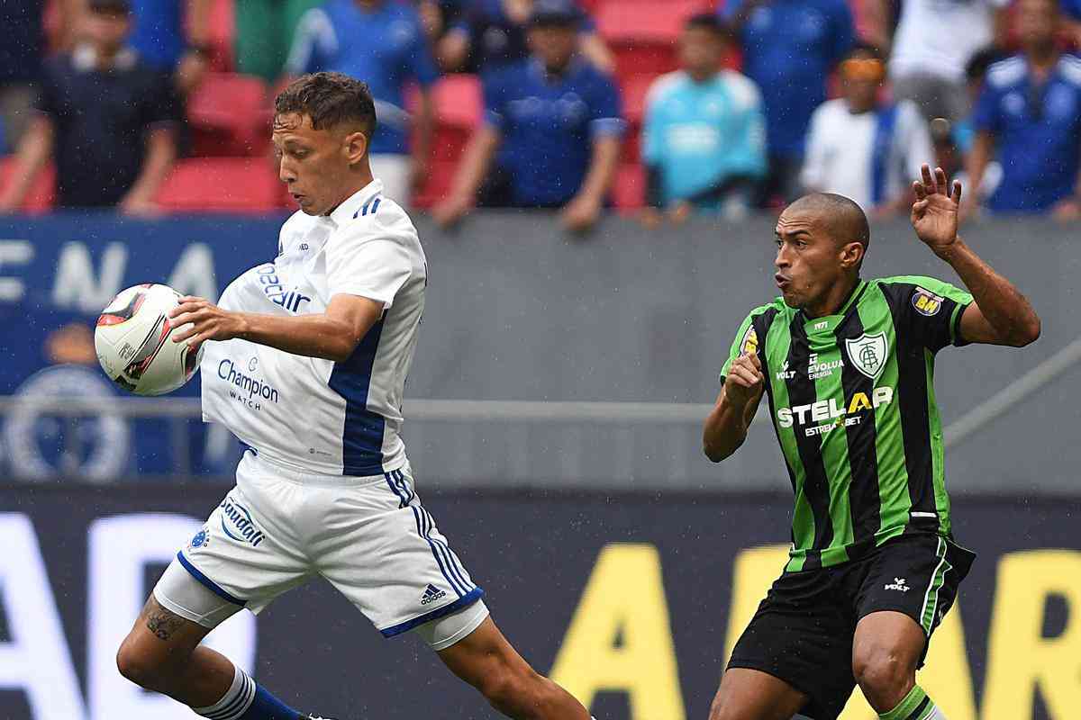 Fotos do jogo entre Amrica e Cruzeiro, pela 3 rodada do Mineiro, no estdio Man Garrincha, em Braslia