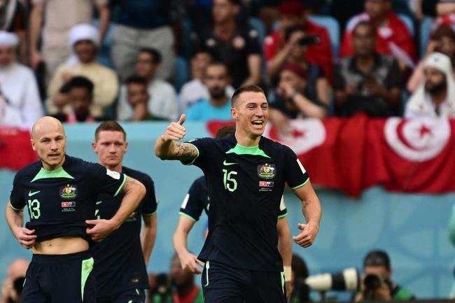 Mitchell Duke marcou o gol da Austrlia sobre a Tunsia em jogo pela segunda rodada do Grupo D da Copa do Mundo