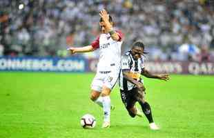 Lances do primeiro tempo da partida entre Atltico e Coln, no Mineiro, pela semifinal da Copa Sul-Americana
