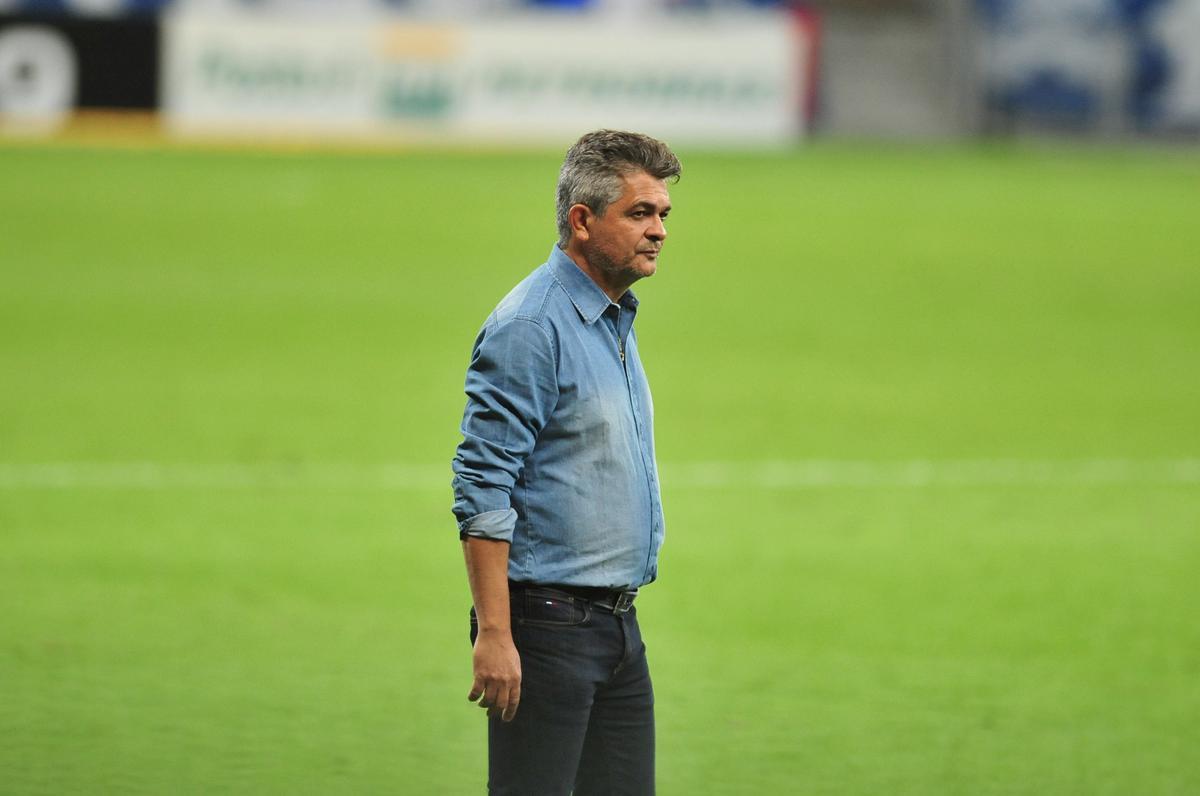 Fotos da derrota do Cruzeiro para o Ava, por 1 a 0, no Mineiro, pela 11 rodada da Srie B do Brasileiro