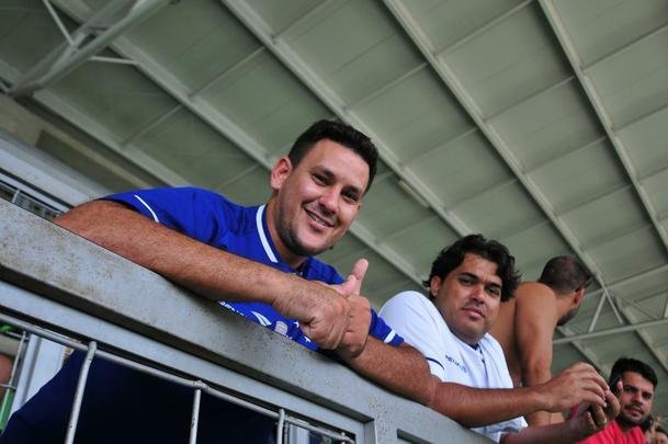 Cruzeirenses na vitria por 1 a 0 sobre o Atltico no Independncia