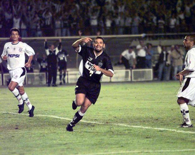 Guilherme anotou 139 gols em 205 partidas com a camisa do Atlético. Ele é o 7° maior artilheiro do clube.