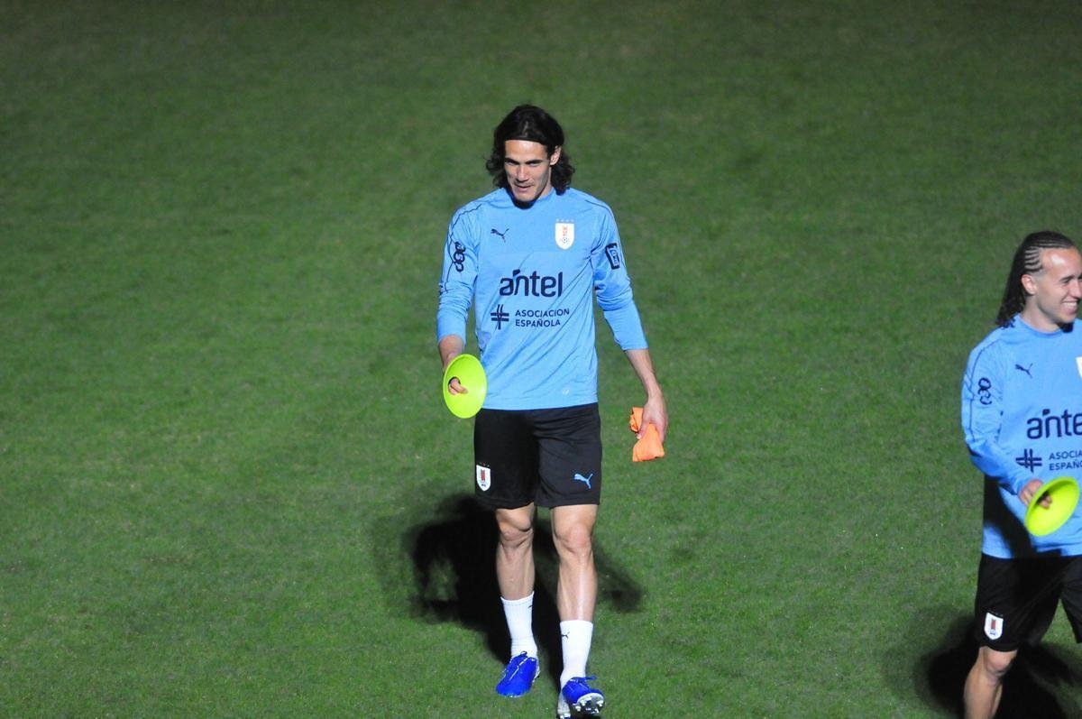 Imagens do primeiro treino da Seleo Uruguaia no Sesc Venda Nova, em Belo Horizonte