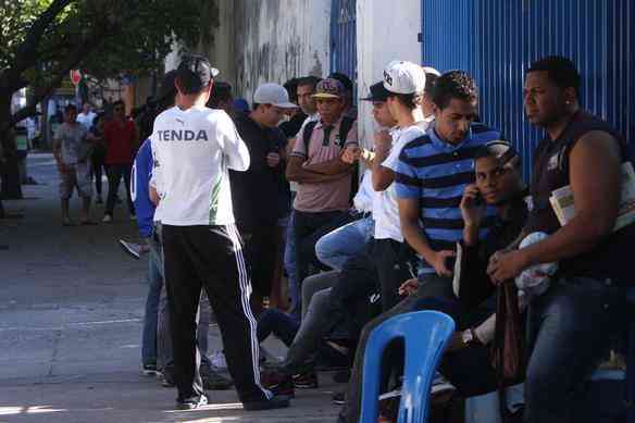 Imagens da venda de ingressos para Cruzeiro e Cricima