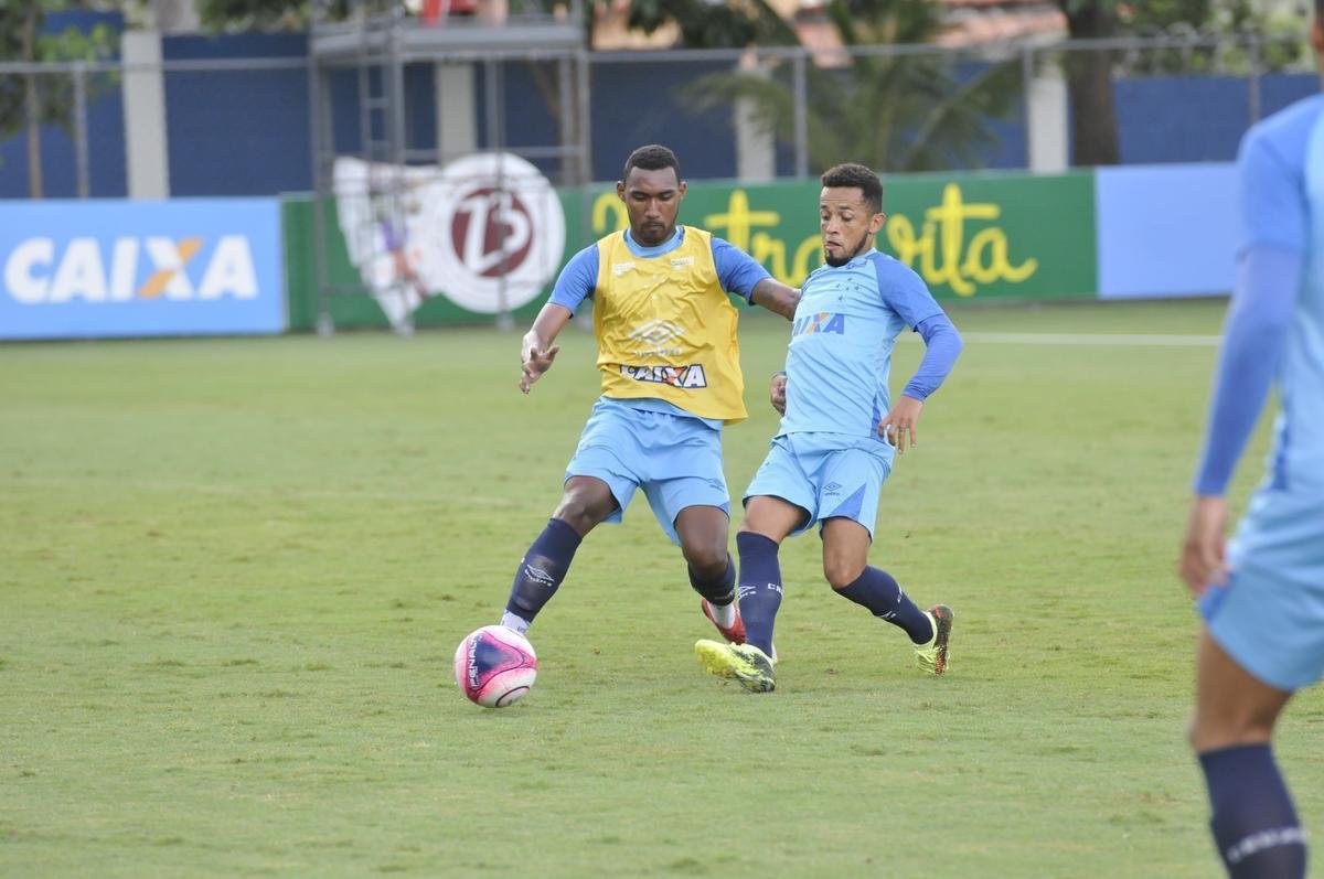 Imagens do treino do Cruzeiro nesta quarta-feira (14), antes do duelo contra o Patrocinense
