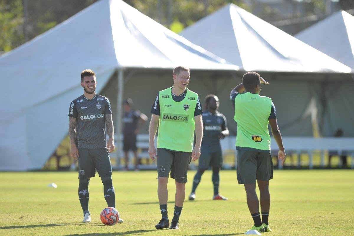 Veja fotos do treino do Atltico
