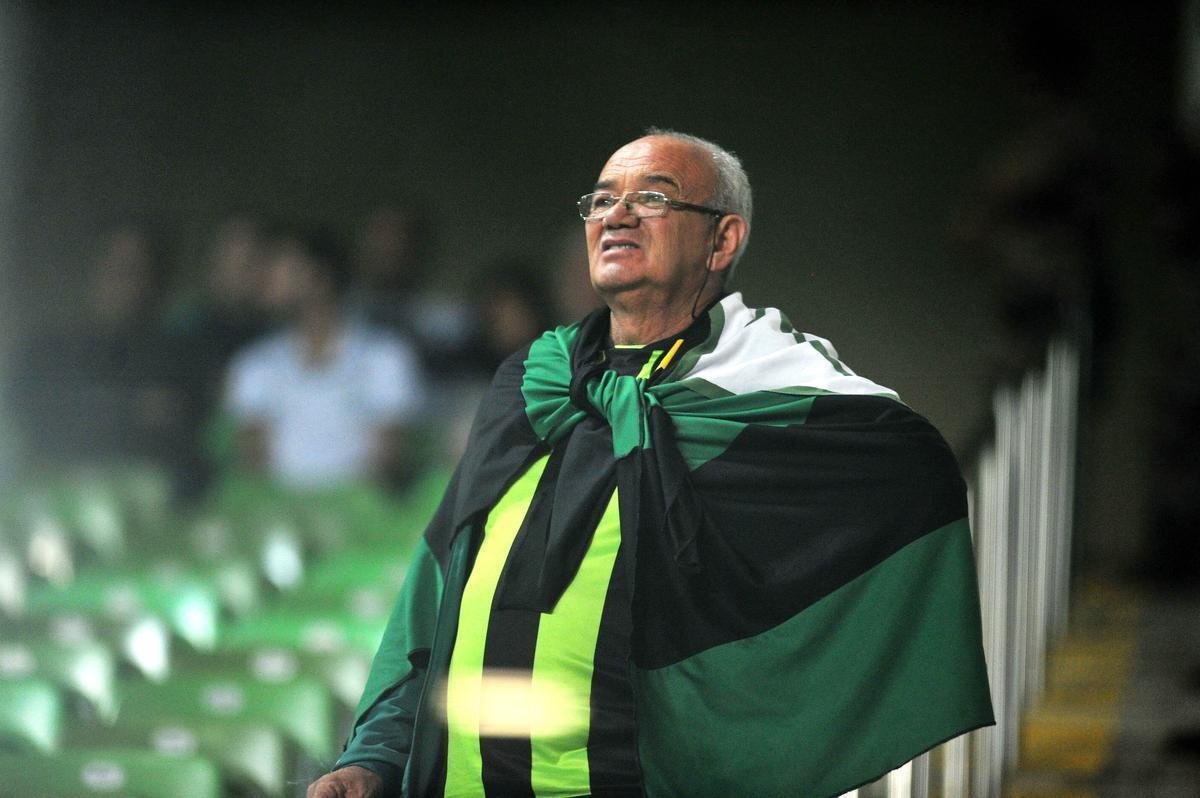 Empate do Amrica com o Oeste, no Independncia, pela Srie B, gerou preocupao na torcida; veja, na galeria, as faces do desnimo do torcedor do Coelho