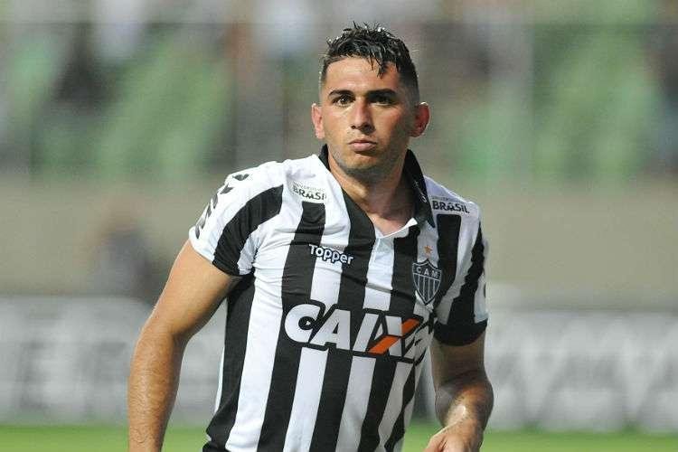 Atltico acerta emprstimo do lateral Danilo ao Vasco por uma temporada