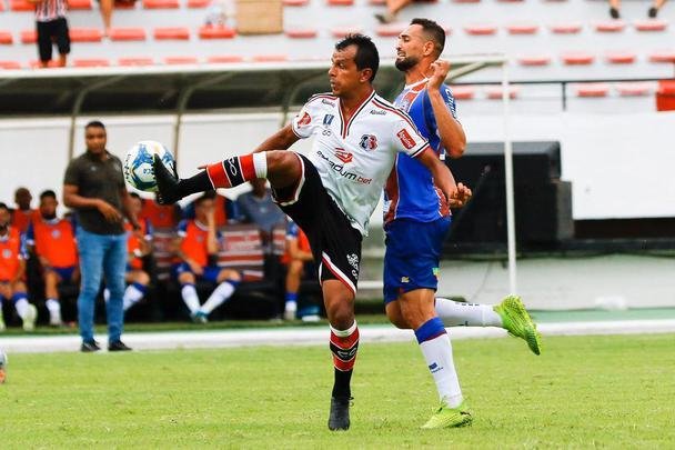 Santa Cruz e Bahia se enfrentaram no Arruda e empataram sem gols na estreia da Copa do Nordeste, em jogo que foi recheado de homenagens a Tiago Cardoso