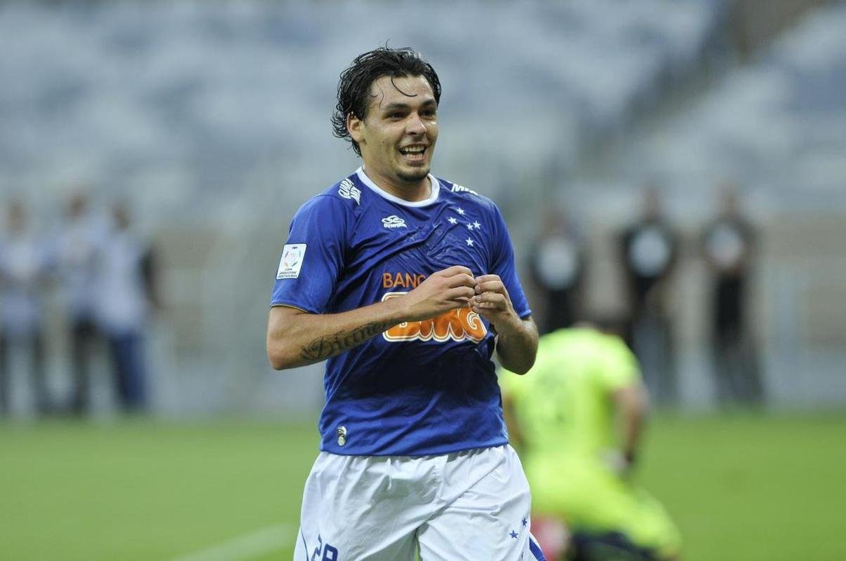 9 - Ricardo Goulart (38 gols)