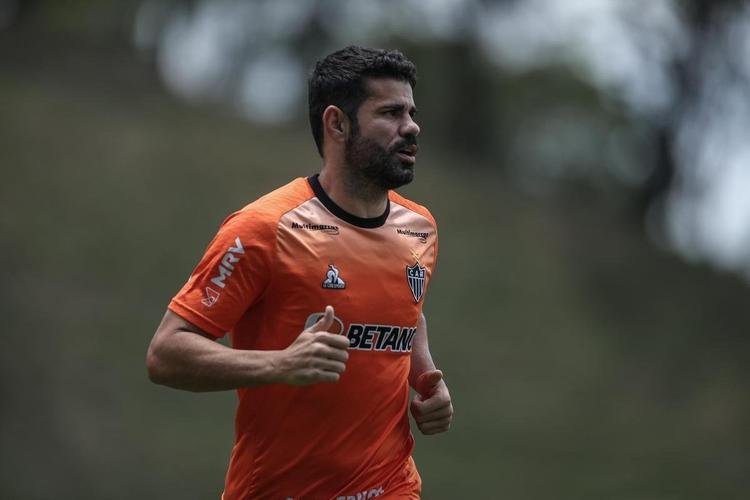 Elenco atleticano encerrou a preparação para enfrentar o Atlético-GO fora de casa