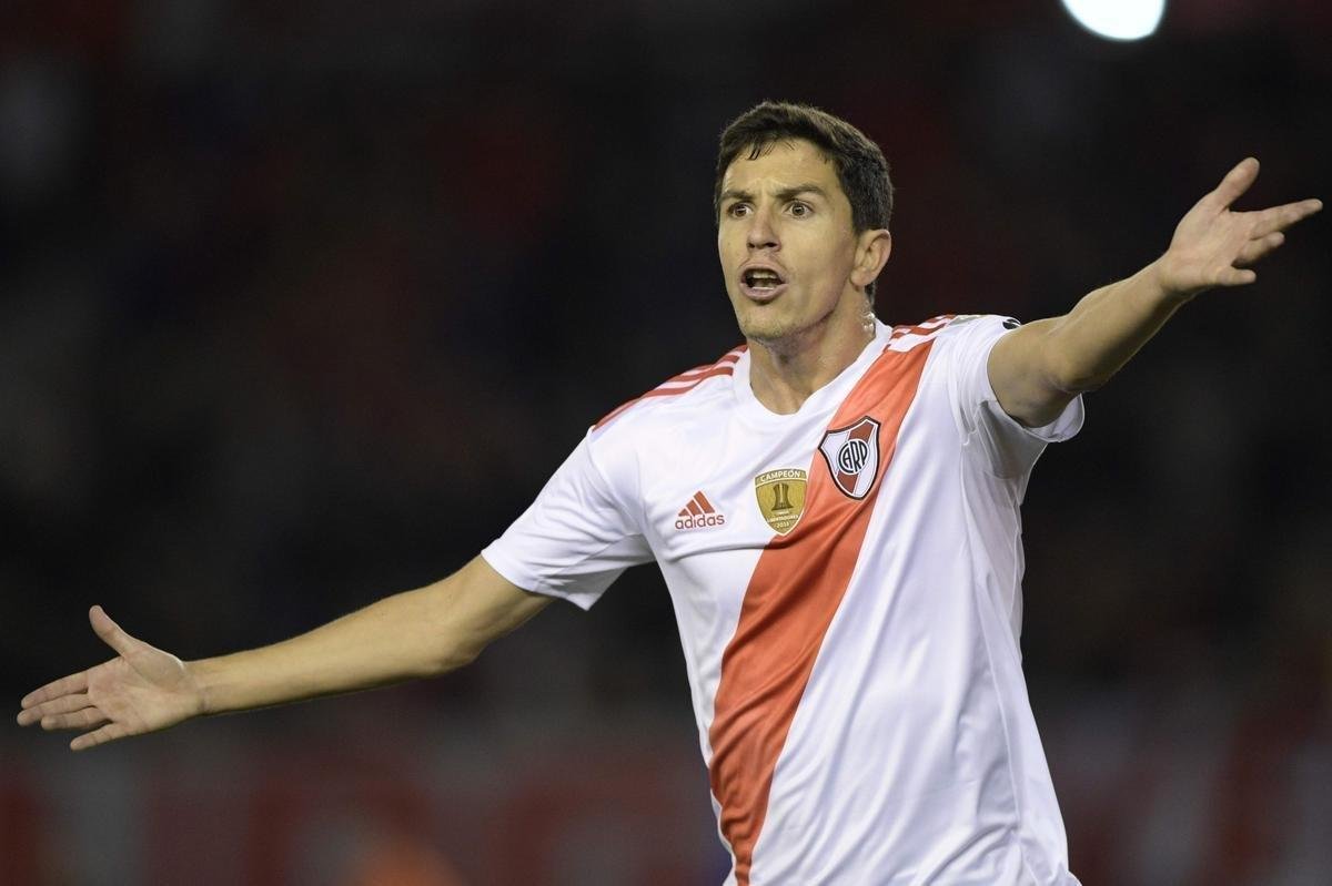 Fotos do primeiro tempo do duelo entre River Plate e Cruzeiro, no Monumental de Núñez, em Buenos Aires, pela ida das oitavas de final da Copa Libertadores