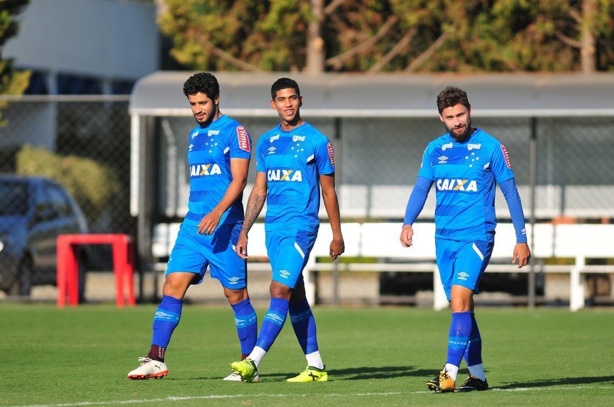 Imagens do treino do Cruzeiro desta quinta-feira, na Toca da Raposa II (Alexandre Guzanshe/EM D.A Press)