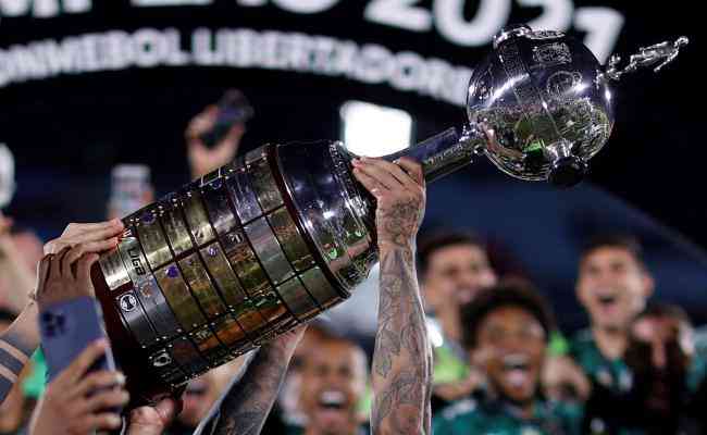 Dezesseis times seguem na briga pela taa da Libertadores