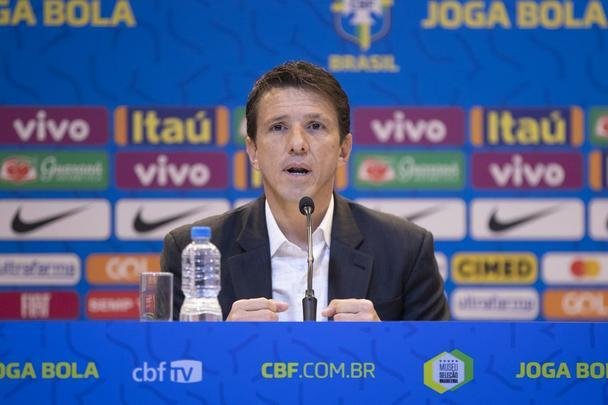 Tcnico Tite convocou a equipe nacional para jogos nos Estados Unidos, em setembro.