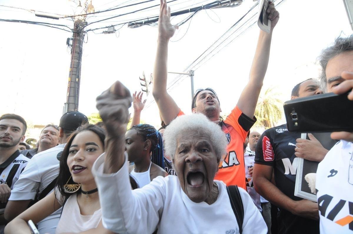 Com festa dos torcedores, Conselho Deliberativo do Atltico aprovou construo do estdio