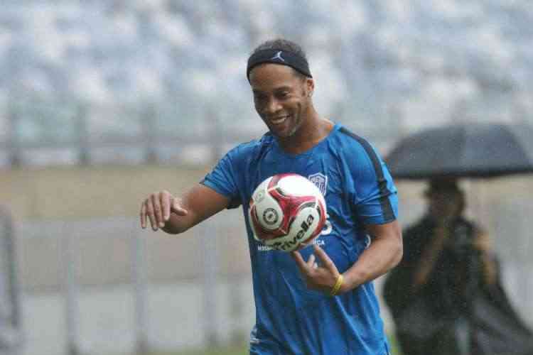 Ronaldinho Gaúcho deve ir mesmo para o Grêmio, afirma imprensa