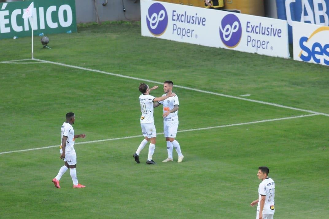 Fotos do clssico entre Amrica e Atltico, no Independncia, em Belo Horizonte, pela 10 rodada do Campeonato Mineiro. Jogo marcou o retorno dos dois rivais ao futebol em plena pandemia do novo coronavrus (Juarez Rodrigues/EM/DAPress)