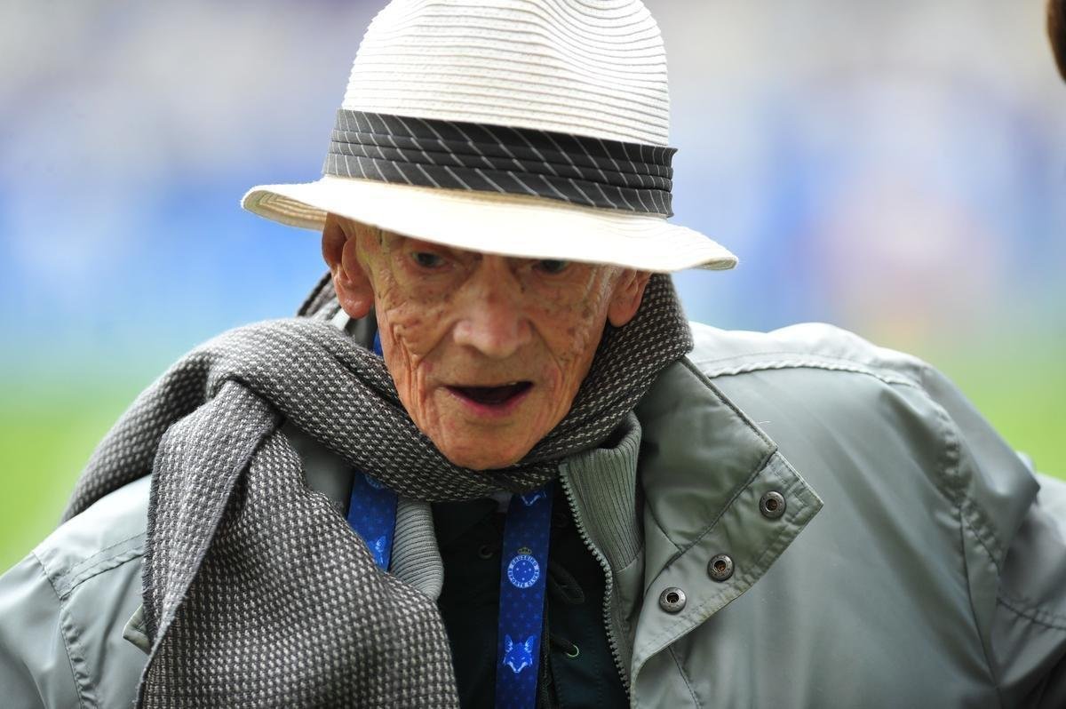 Cruzeiro: time campeo da Trplice Coroa de 2003 venceu equipe de masters por 2 a 1, neste domingo, em jogo festivo realizado no Mineiro