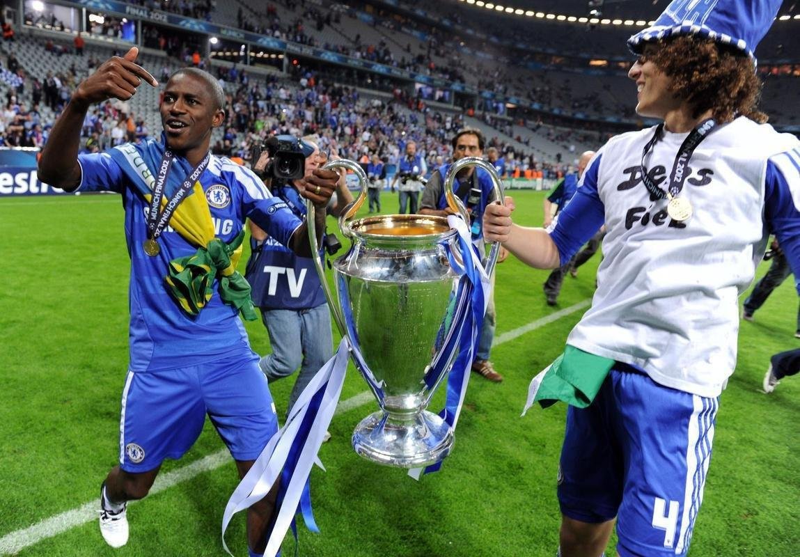 O volante Ramires chegou ao Cruzeiro em 2007 e ficou at 2009. Na temporada 2011/12, ajudou o Chelsea a conquistar sua primeira Liga dos Campees