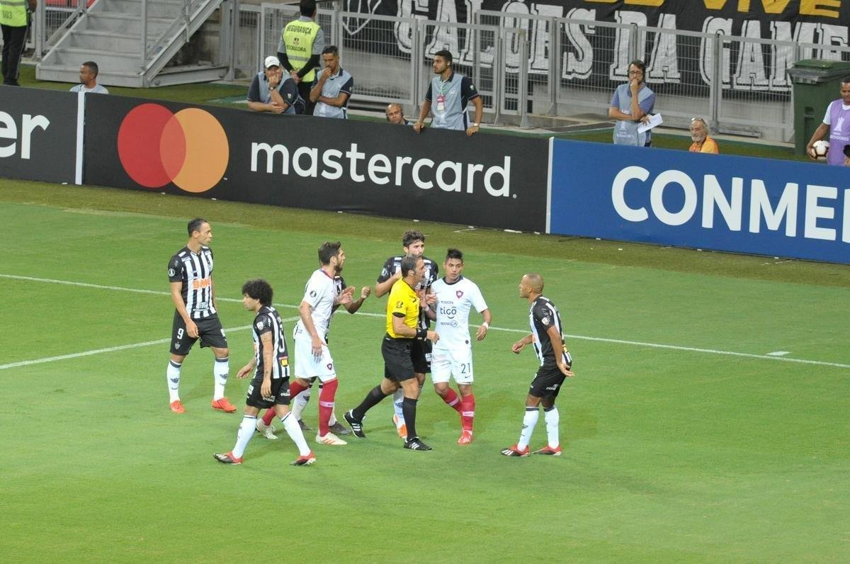 Fotos do duelo entre Atltico e Cerro Porteo, no Mineiro, pelo Grupo E da Copa Libertadores