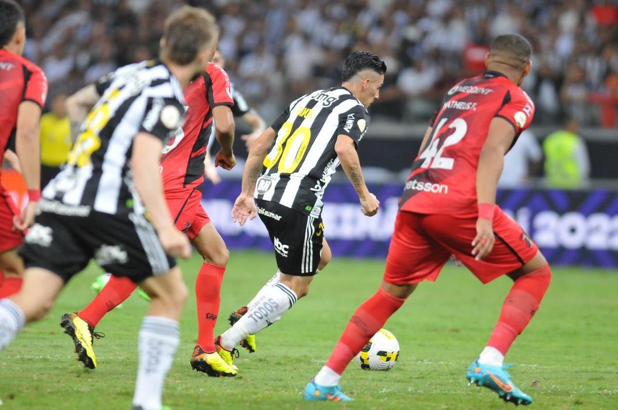 Fotos da partida entre Atltico e Athletico-PR, neste domingo (7), no Mineiro, pela 21 rodada do Campeonato Brasileiro