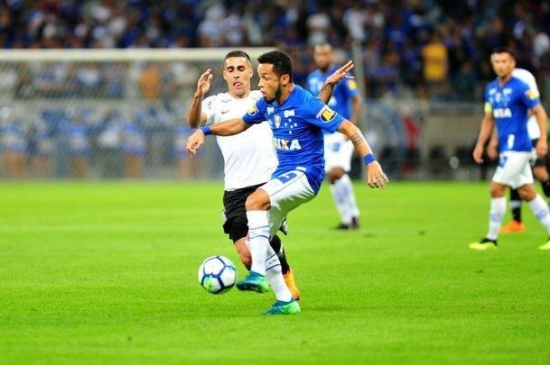 Fotos de Cruzeiro x Corinthians, nesta quarta-feira (4/7), em amistoso no Mineiro