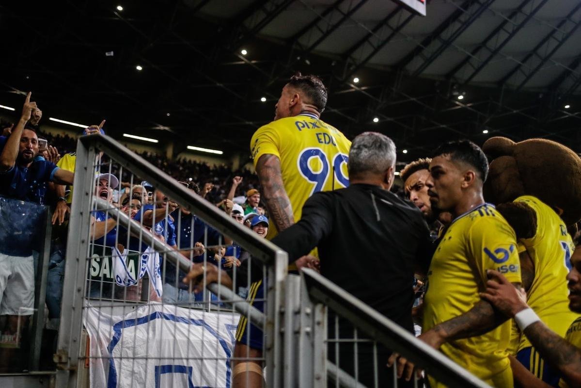 As melhores fotos do jogo entre Cruzeiro e Operrio-PR, no Mineiro, em Belo Horizonte, pela 29 rodada da Srie B do Brasileiro