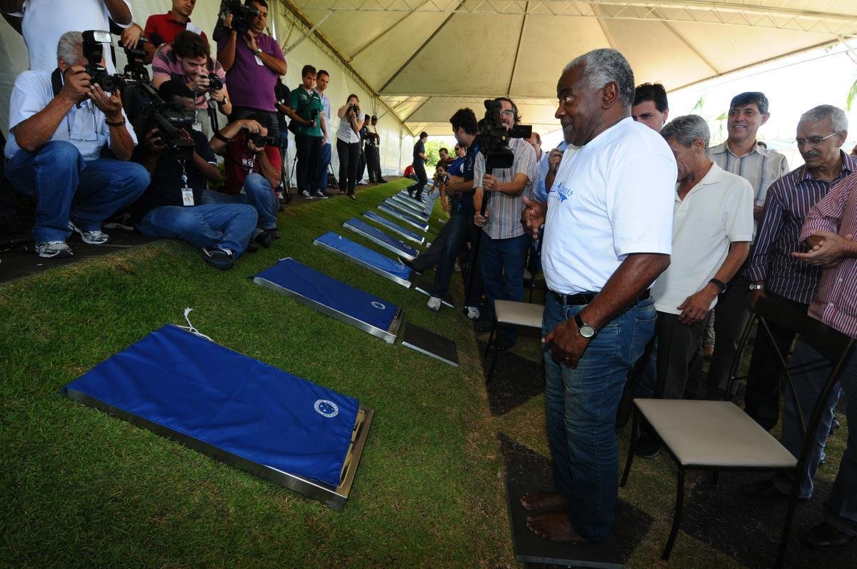 Imagens do ex-jogador do Cruzeiro Z Carlos