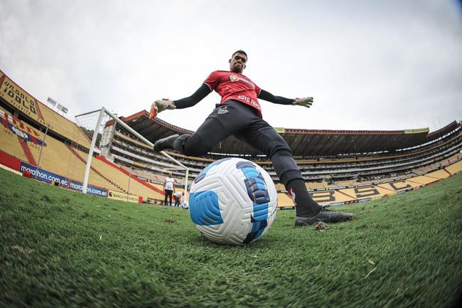 Atlético treina em Guayaquil antes do jogo contra o Emelec