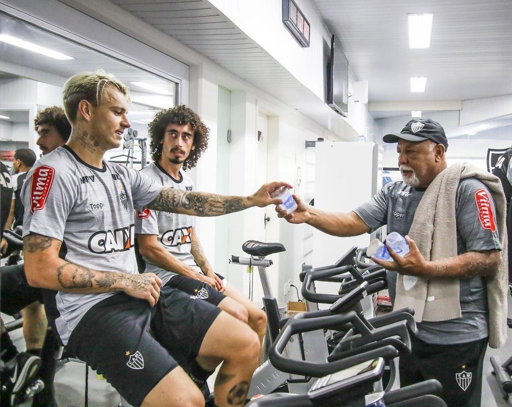 Veja fotos dos jogadores do Atltico no dia da reapresentao