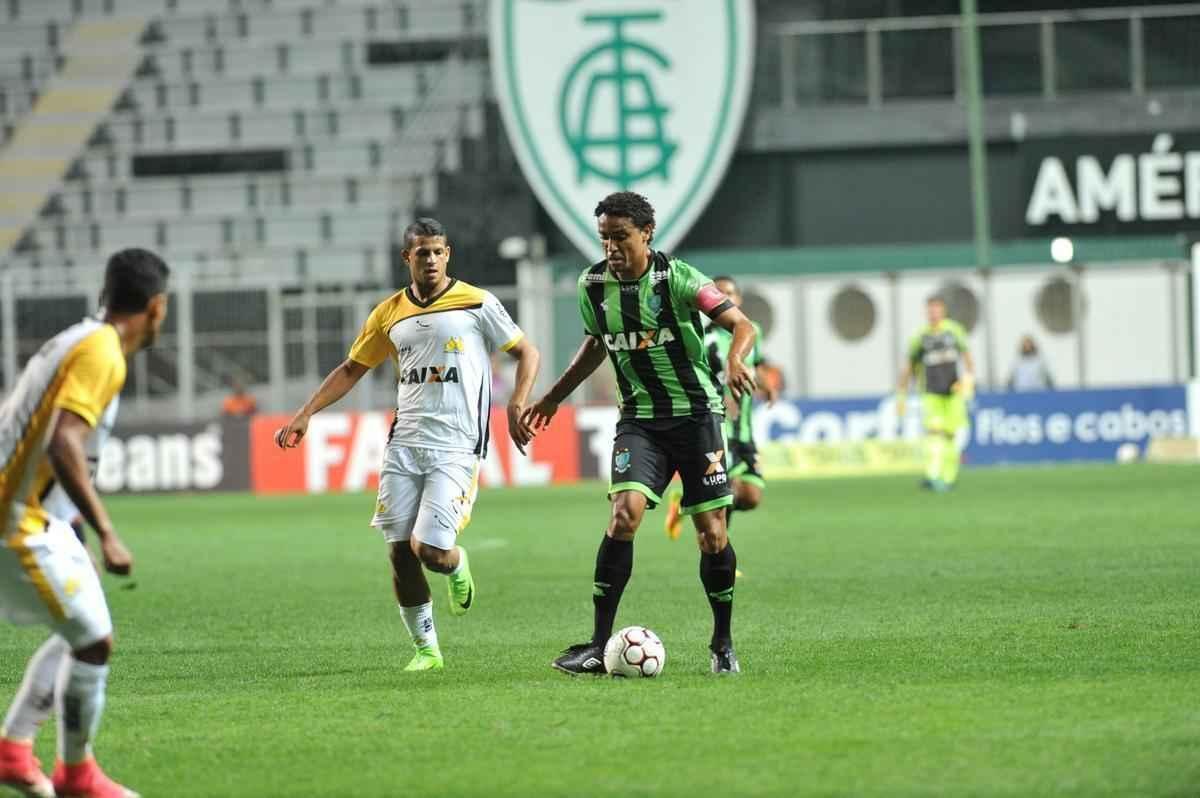 Imagens da partida entre Amrica e Cricima, no Independncia, pela Srie B do Brasileiro