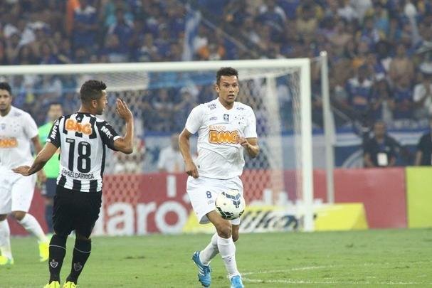 Imagens da deciso entre Cruzeiro e Atltico no Mineiro