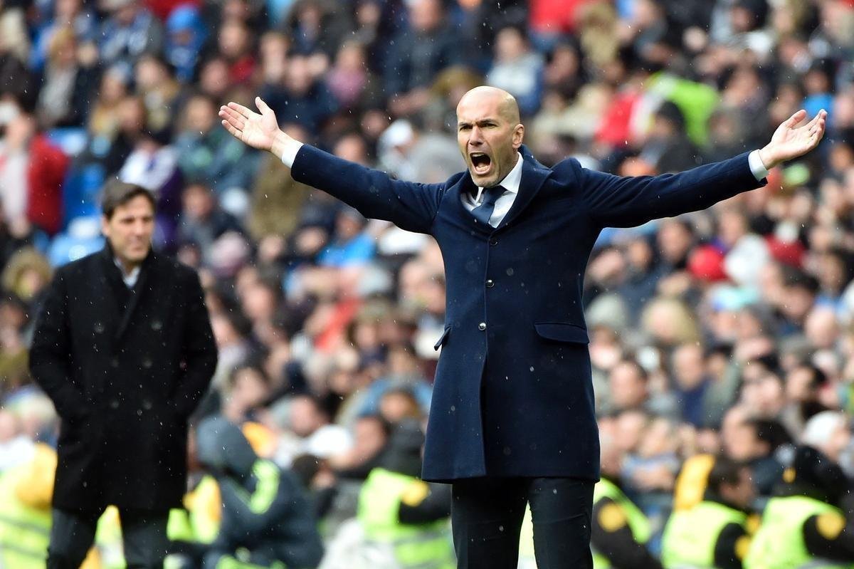 Veja imagens de Zidane como tcnico do Real Madrid