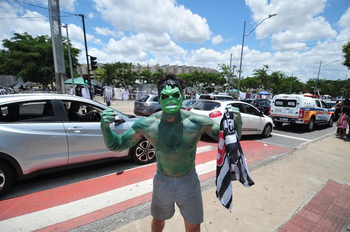 Torcida do Atltico chegou animada ao Mineiro para o jogo da taa, contra o RB Bragantino. Dia de festejar com o time o ttulo do Campeonato Brasileiro de 2021