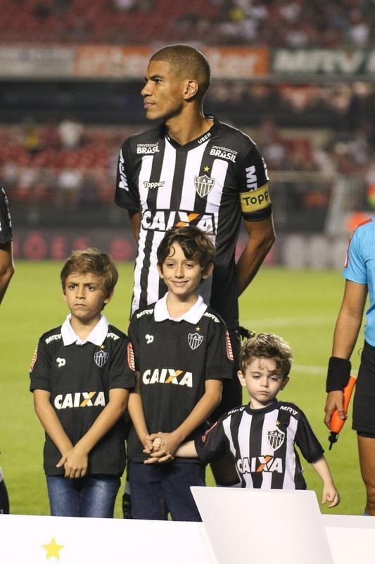 Atlético saiu atrás, conseguiu virada com Róger Guedes e Ricardo Oliveira, mas cedeu empate no Morumbi
