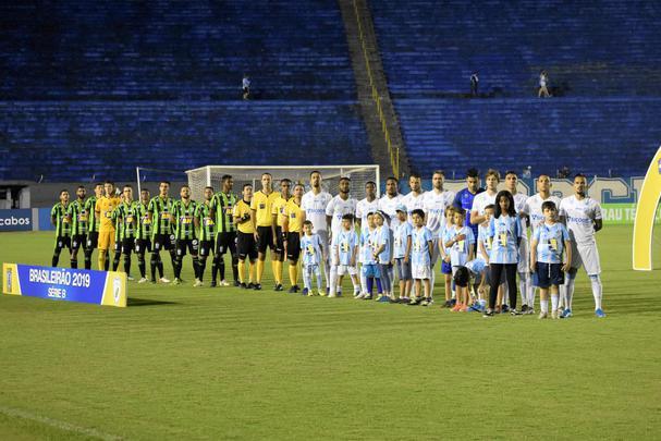 América vence Londrina fora de casa e mantém sonho do acesso