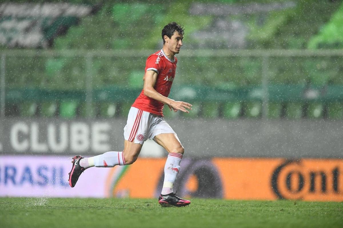 Fotos do jogo entre Amrica e Internacional, no Independncia, em Belo Horizonte, pelas quartas de final da Copa do Brasil