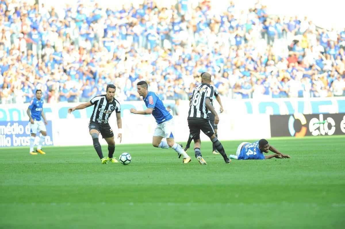 Imagens do jogo entre Cruzeiro e Botafogo, pela 19 rodada do Brasileiro, no Mineiro