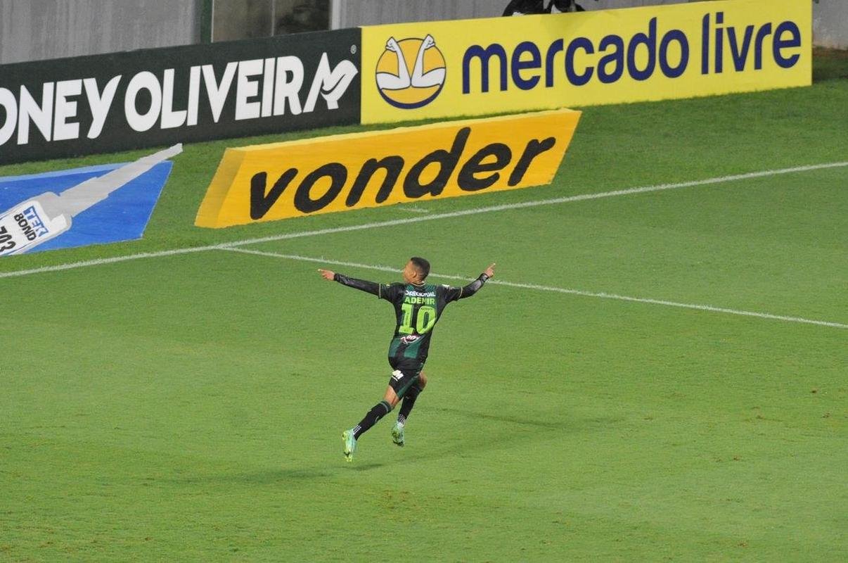 Fotos da vitria do Amrica sobre a Chapecoense, por 3 a 0, no Independncia, pela 35 rodada do Campeonato Brasileiro