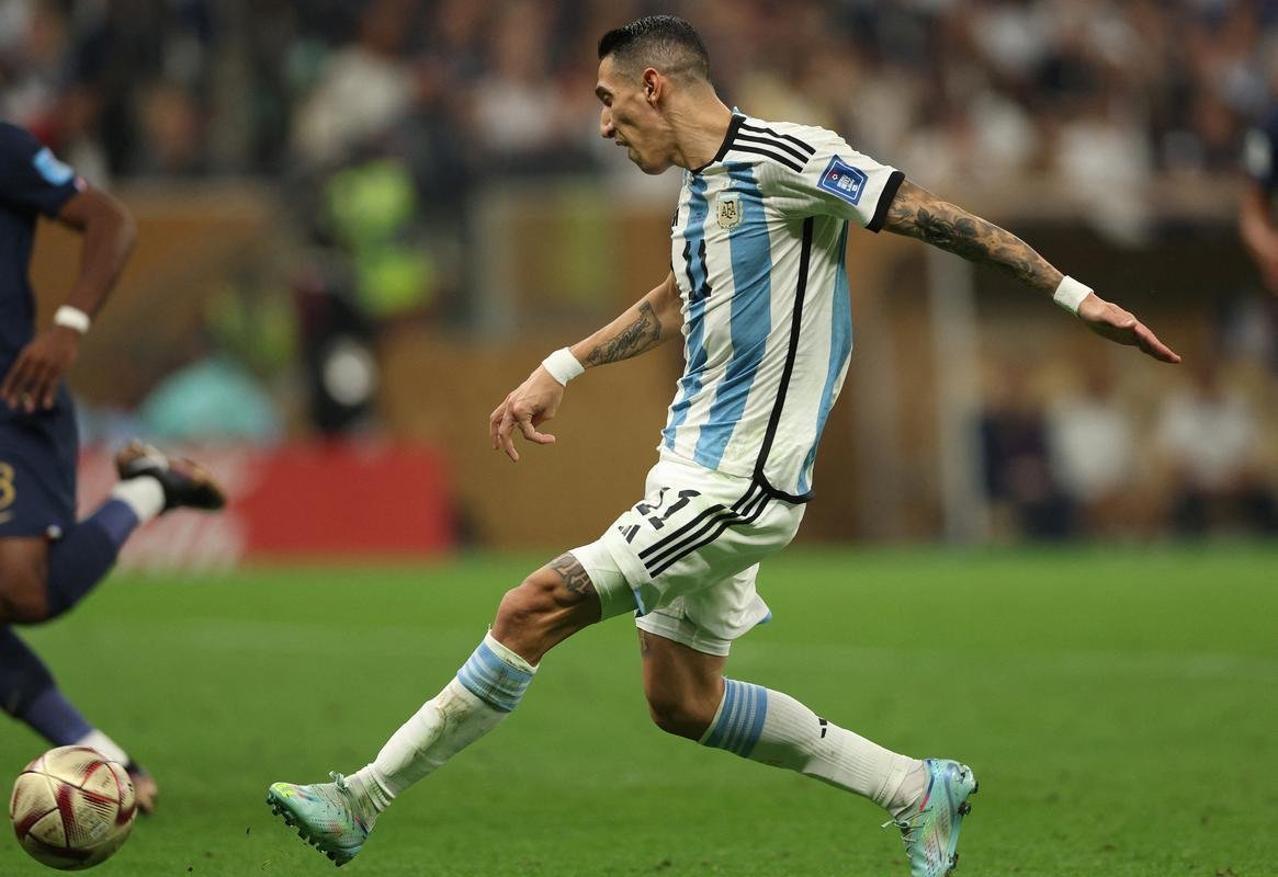 Di Mara ampliou a vantagem da Argentina para 2 a 0 na final da Copa do Mundo contra a Frana. Veja o gol por todos os ngulos