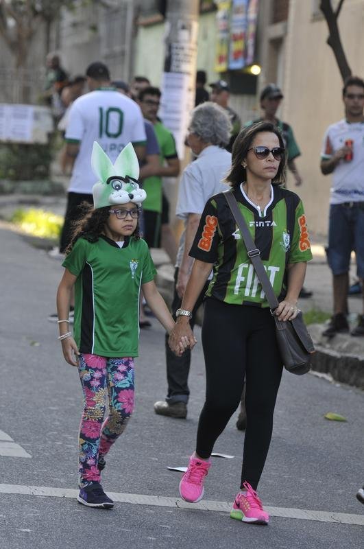 Torcida alviverde compareceu ao Independncia para a estreia do Coelho na temporada